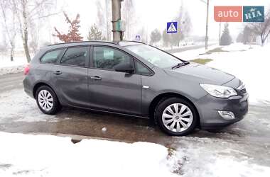 Універсал Opel Astra 2011 в Вараші
