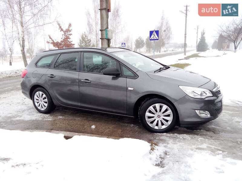 Opel Astra 2011
