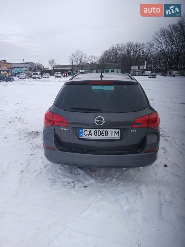 Универсал Opel Astra 2011 в Умани