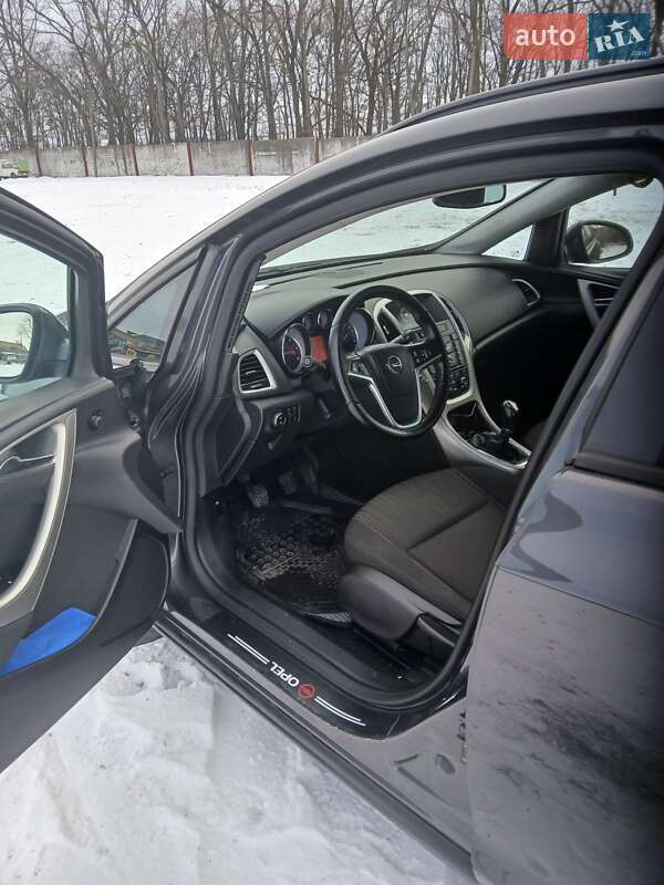 Универсал Opel Astra 2011 в Умани