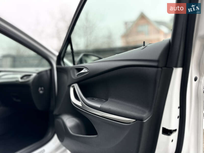 Универсал Opel Astra 2020 в Луцке