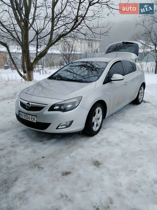 Opel Astra 2010