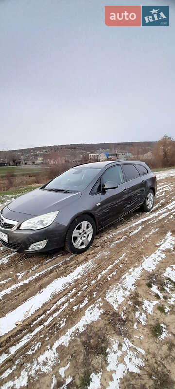 Opel Astra 2011 Opel Astra 2011