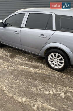 Универсал Opel Astra 2009 в Луцке