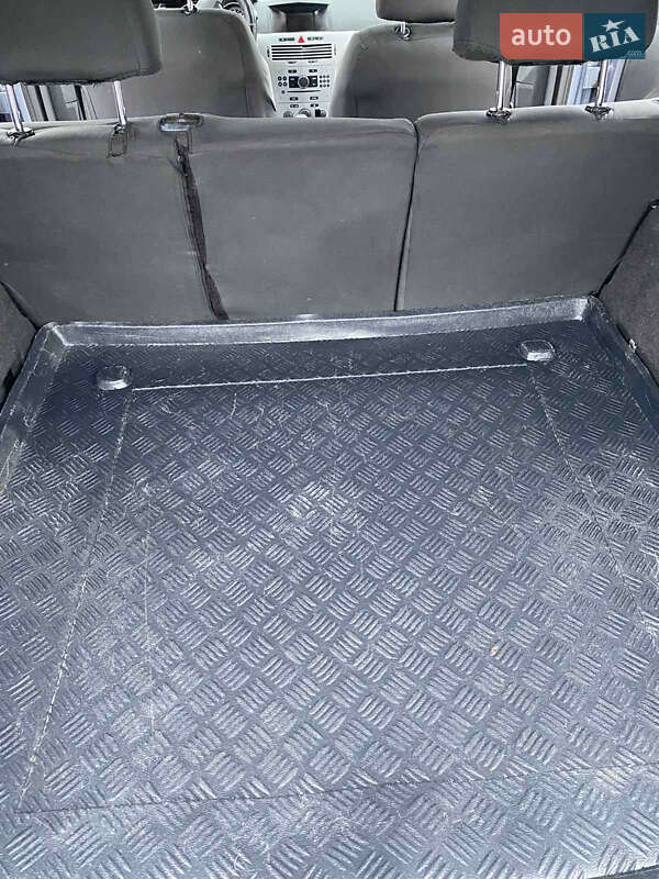 Универсал Opel Astra 2009 в Луцке