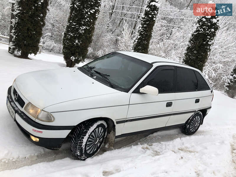 Хэтчбек Opel Astra 1995 в Косове фото 12 Хэтчбек Opel Astra 1995 в Косове
