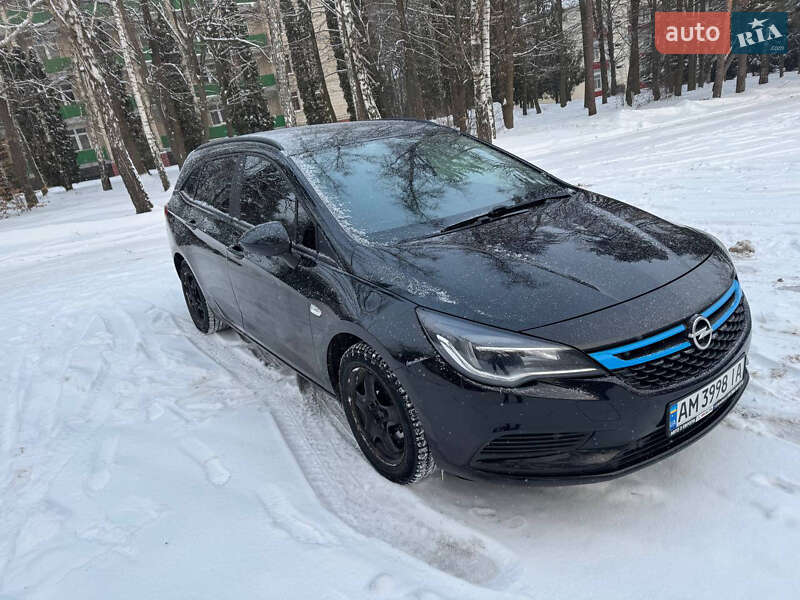 Универсал Opel Astra 2017 в Хмельнике