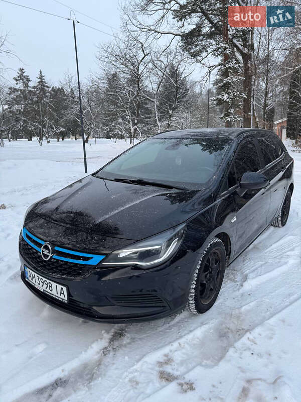 Универсал Opel Astra 2017 в Хмельнике