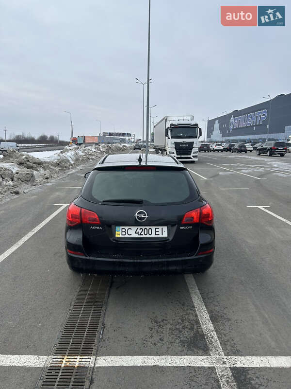 Универсал Opel Astra 2011 в Львове