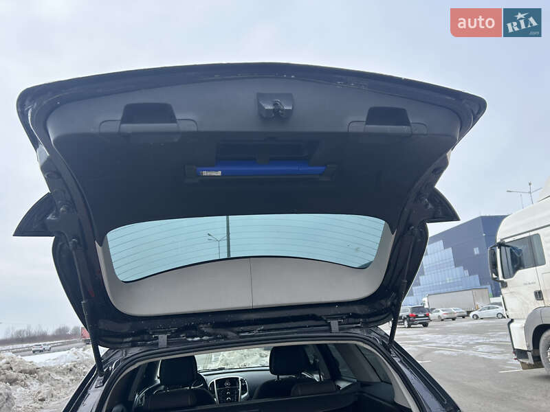 Универсал Opel Astra 2011 в Львове