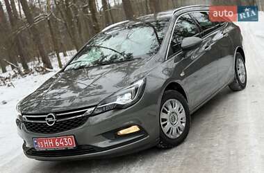 Универсал Opel Astra 2017 в Киеве