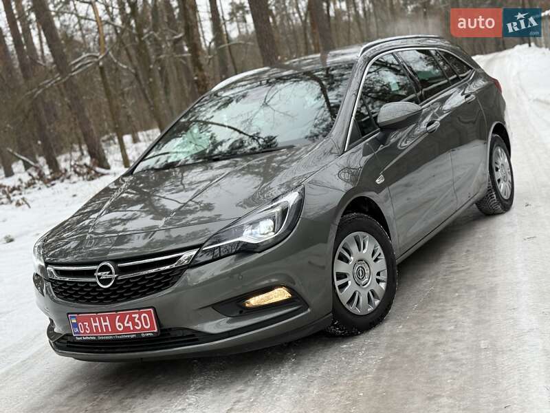 Универсал Opel Astra 2017 в Киеве