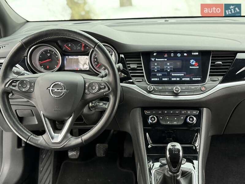 Универсал Opel Astra 2017 в Киеве