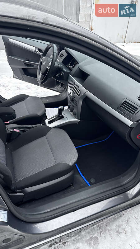 Хэтчбек Opel Astra 2009 в Киеве