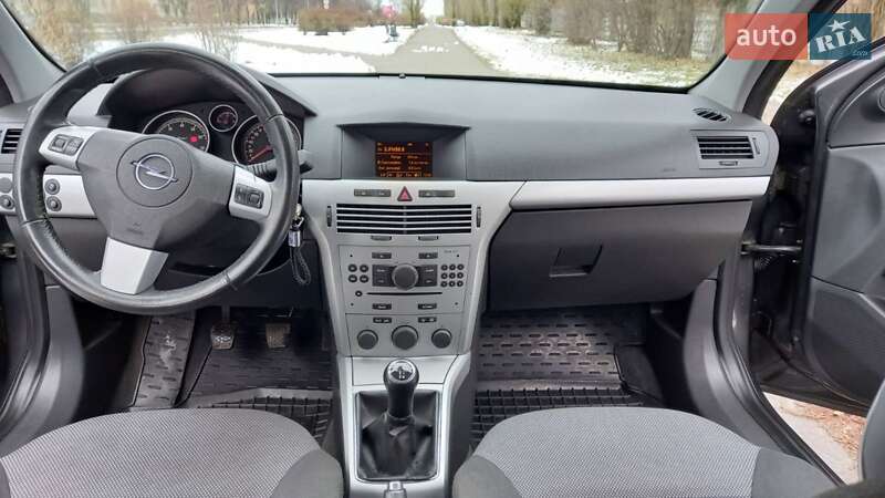 Хэтчбек Opel Astra 2009 в Киеве