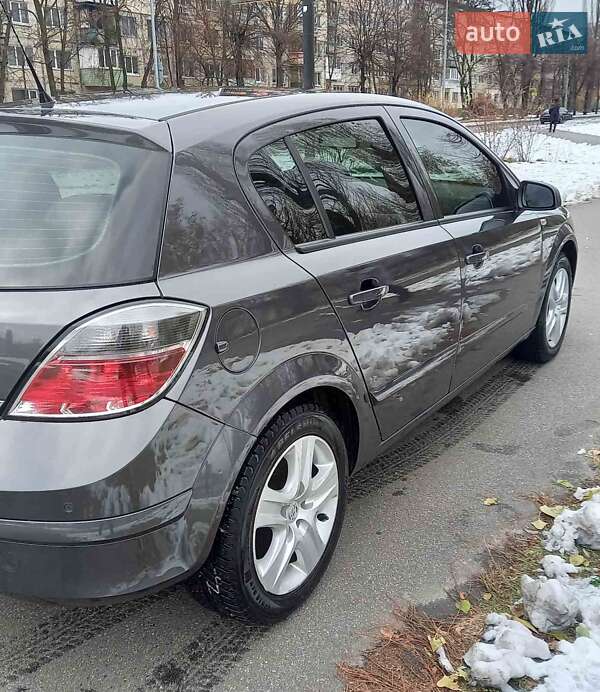 Хэтчбек Opel Astra 2009 в Киеве