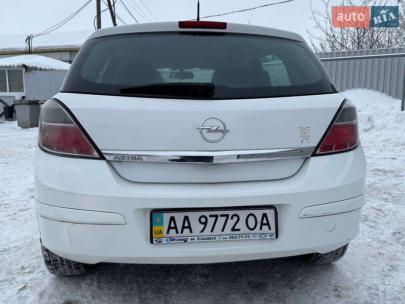 Хэтчбек Opel Astra 2013 в Киеве фото 5 Хэтчбек Opel Astra 2013 в Киеве