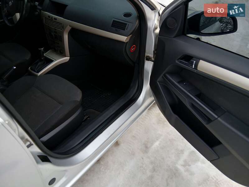 Универсал Opel Astra 2008 в Ровно фото 15 Универсал Opel Astra 2008 в Ровно