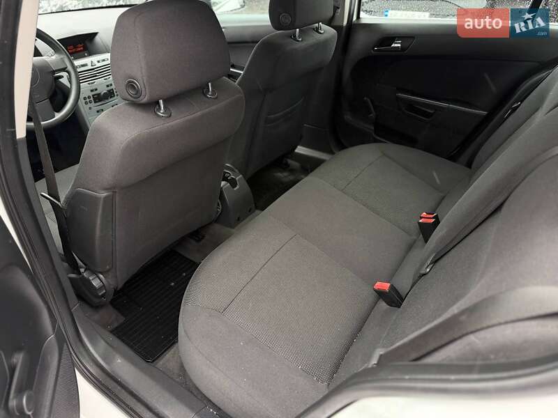 Хэтчбек Opel Astra 2009 в Кривом Роге