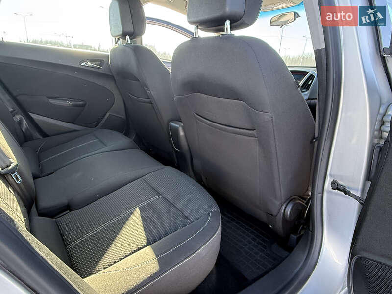 Универсал Opel Astra 2015 в Львове