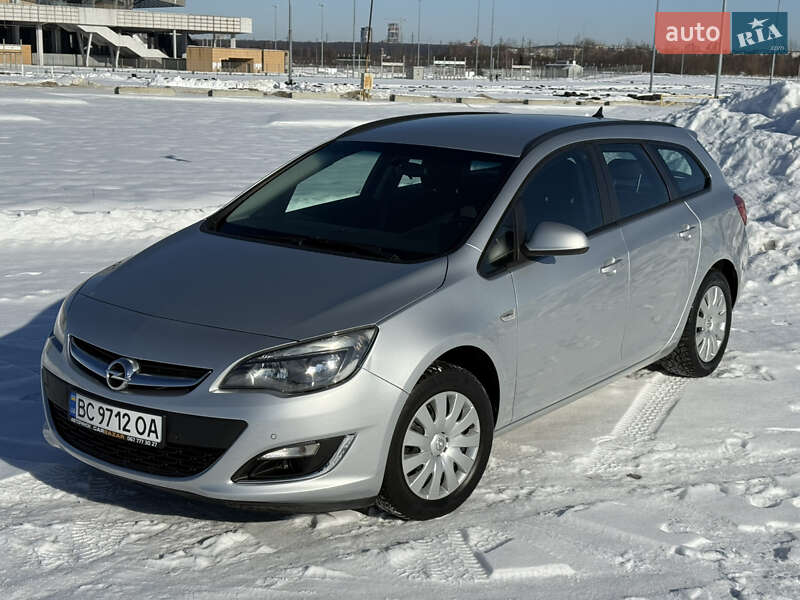 Универсал Opel Astra 2015 в Львове