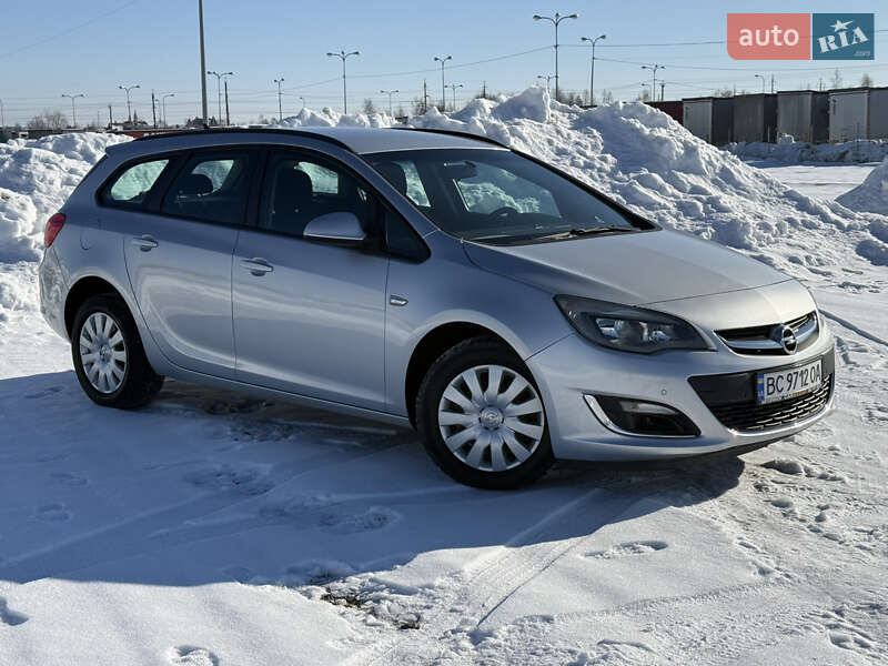 Универсал Opel Astra 2015 в Львове