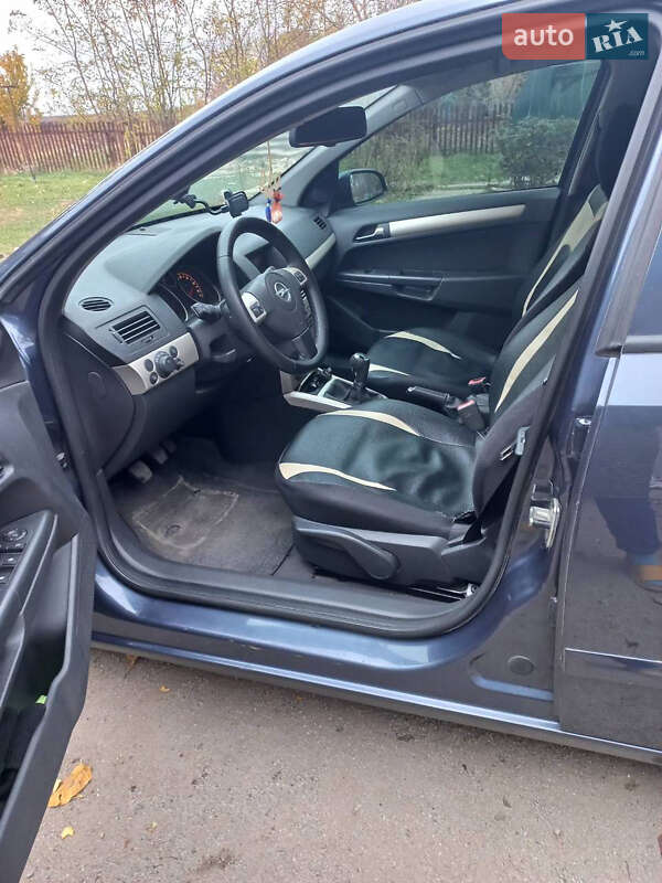 Хэтчбек Opel Astra 2008 в Запорожье