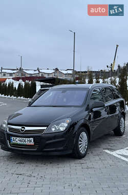 Универсал Opel Astra 2010 в Ровно