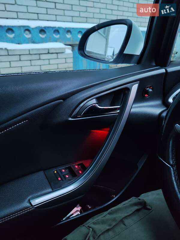 Универсал Opel Astra 2014 в Сумах