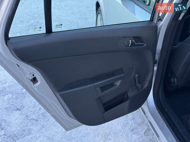 Универсал Opel Astra 2008 в Киеве