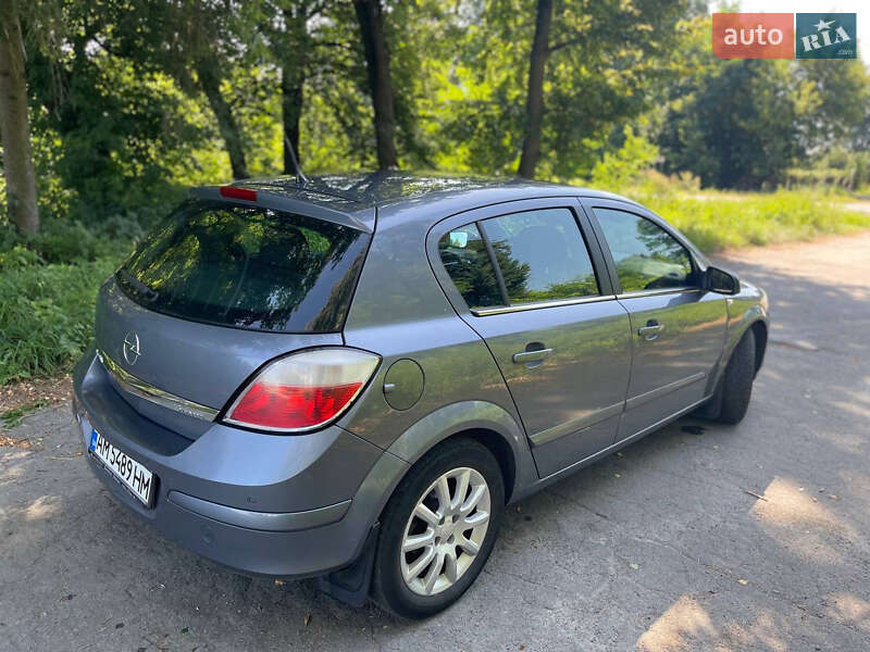 Хэтчбек Opel Astra 2004 в Звягеле фото 3 Хэтчбек Opel Astra 2004 в Звягеле