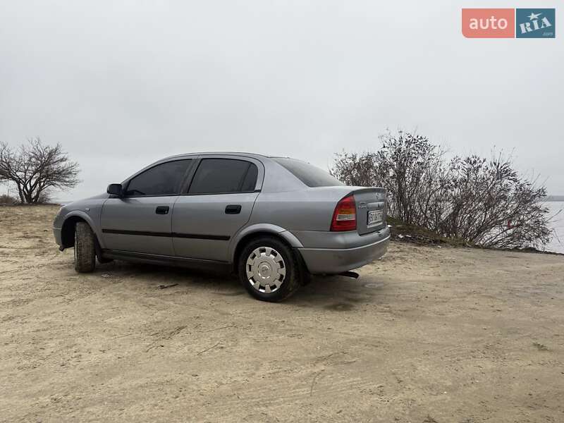 Седан Opel Astra 2008 в Богуславе