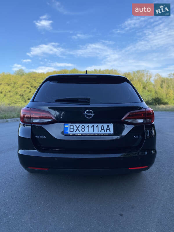 Універсал Opel Astra 2017 в Дунаївцях