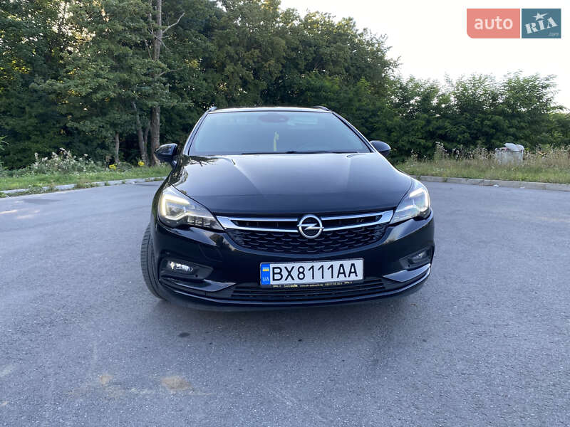 Універсал Opel Astra 2017 в Дунаївцях