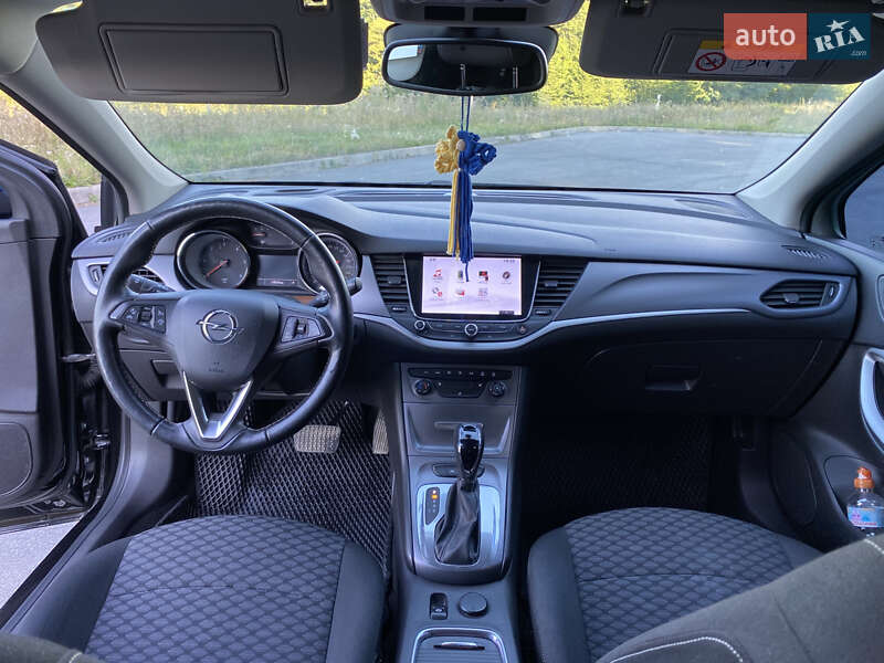 Універсал Opel Astra 2017 в Дунаївцях