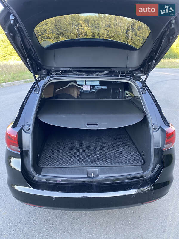 Універсал Opel Astra 2017 в Дунаївцях