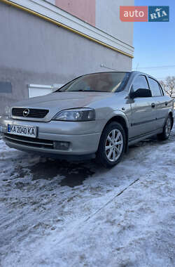 Седан Opel Astra 2008 в Чернигове