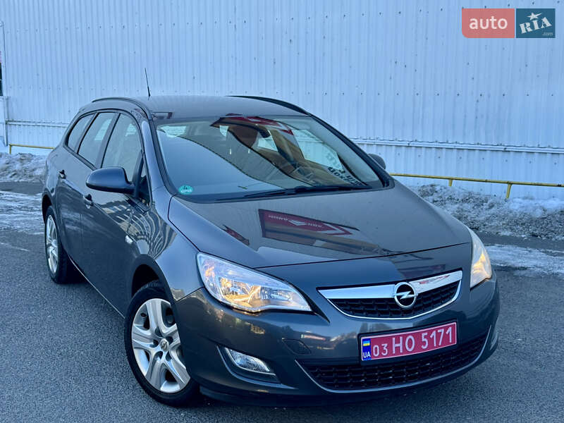 Opel Astra 2012