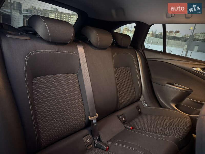 Универсал Opel Astra 2018 в Киеве фото 38 Универсал Opel Astra 2018 в Киеве