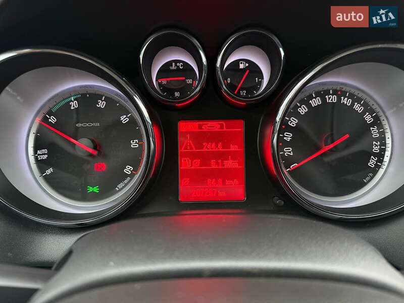 Хэтчбек Opel Astra 2011 в Ровно