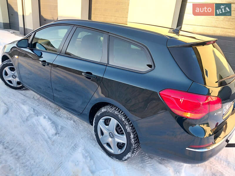 Универсал Opel Astra 2016 в Самборе