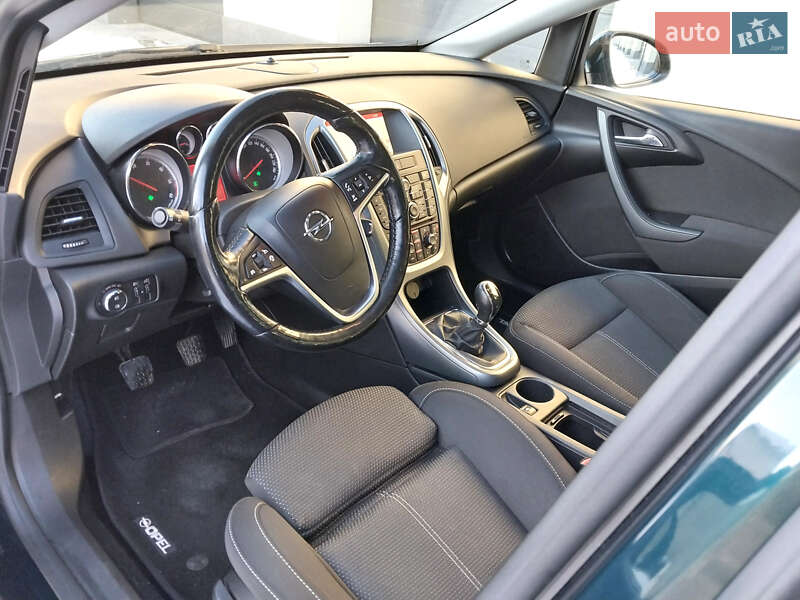 Универсал Opel Astra 2016 в Самборе