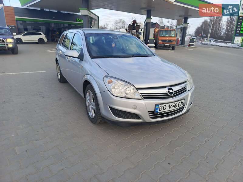 Универсал Opel Astra 2009 в Хмельницком