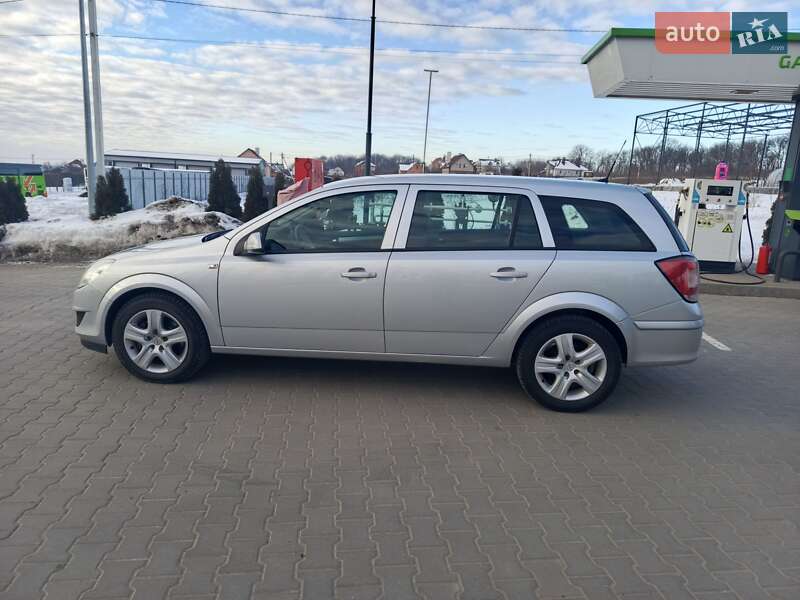 Универсал Opel Astra 2009 в Хмельницком