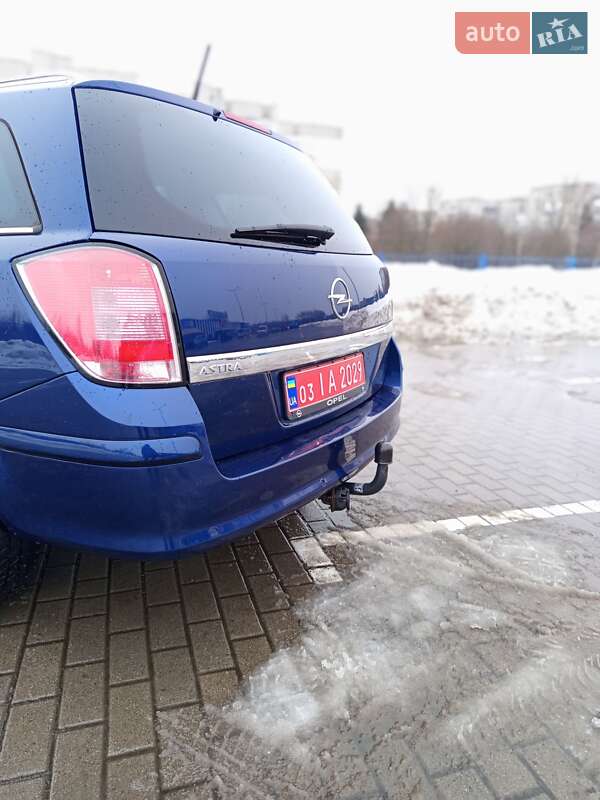 Универсал Opel Astra 2009 в Дрогобыче