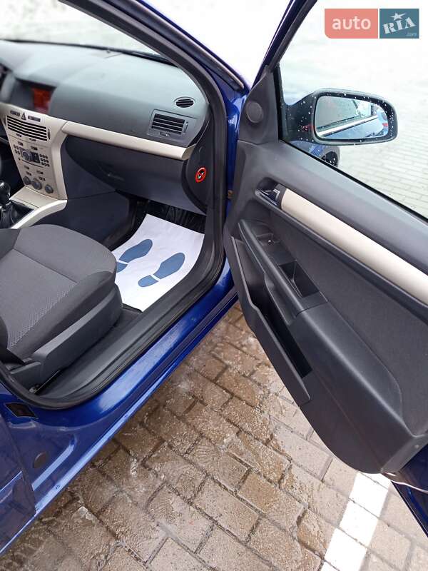 Универсал Opel Astra 2009 в Дрогобыче