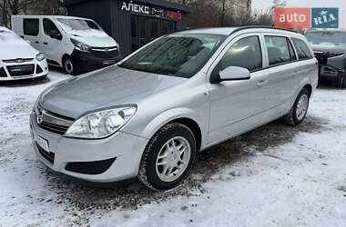 Универсал Opel Astra 2008 в Полтаве