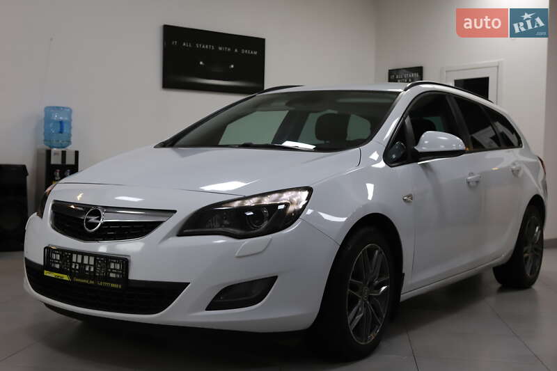 Opel Astra 2012