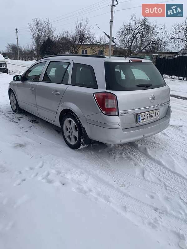 Универсал Opel Astra 2008 в Золотоноше