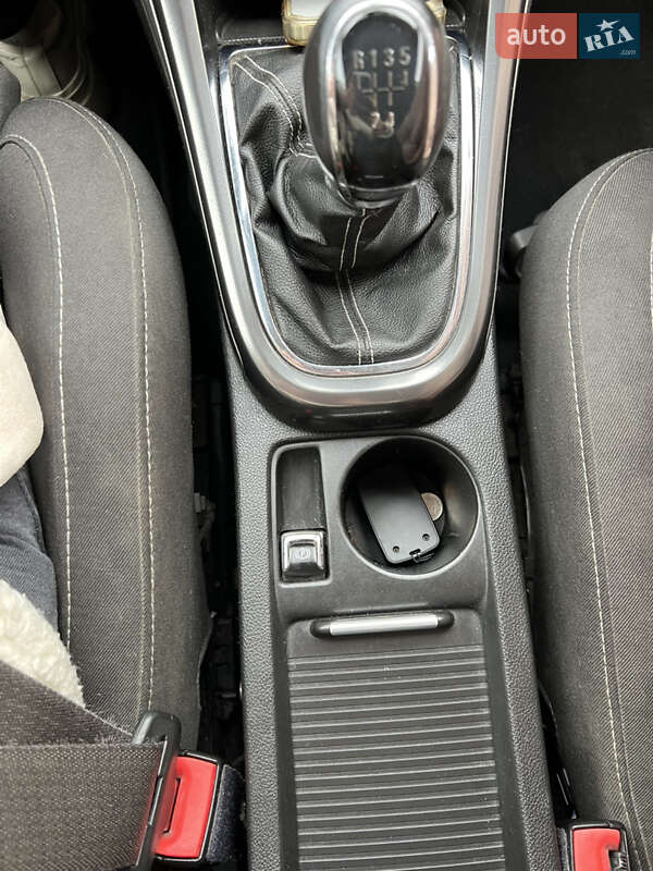 Універсал Opel Astra 2011 в Львові